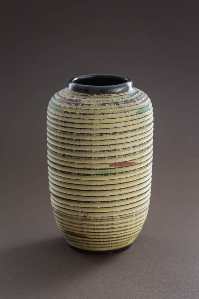 ręcznie formowany dzbanek ceramiczny – Niemcy, lata 60.
